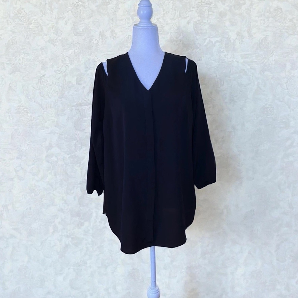 Chicos Cold Shoulder Black Thin Material Blouse Hidden Buttons Size Medium